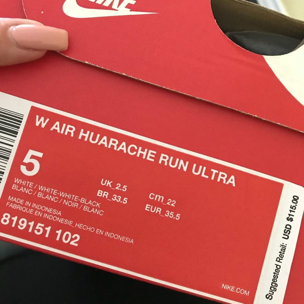 NWB 🌫 NIKE WOMENS HUARACHE SIZE 5 - Picture 8 of 8